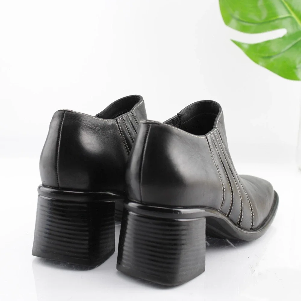 Clarks Womens Boot Size 6.5 M Black Leather Block Heel Square Toe Booties Comfy